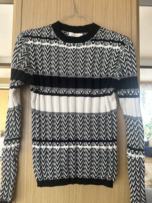 Пуловер черно-бало райе