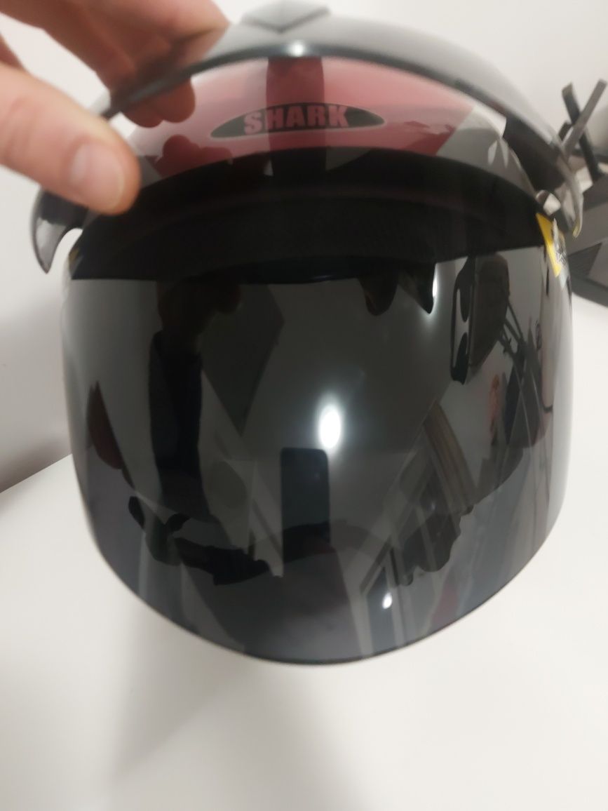 Vând casca motocicleta marca Shark Helmets(open-face),mărimea M(58-59)