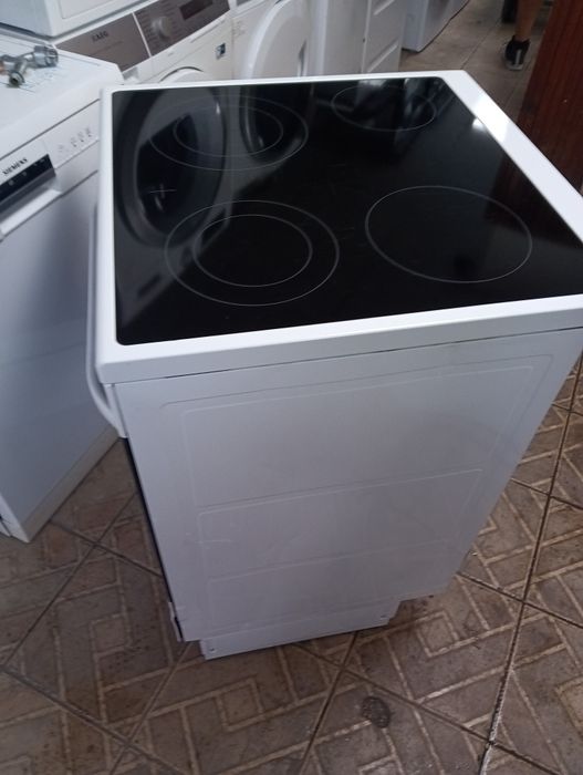 Свободно стояща печка скерамичен плот VOSS Electrolux 2години гаранция