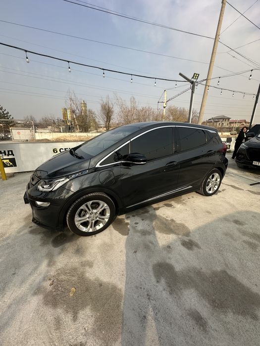 Srochno Chevrolet Bolt EV срочно сотилади!!!