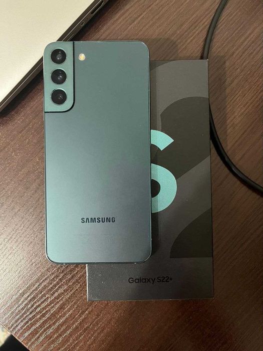 Продам Samsung Galaxy S22 Plus 256GB в отличном состоянии