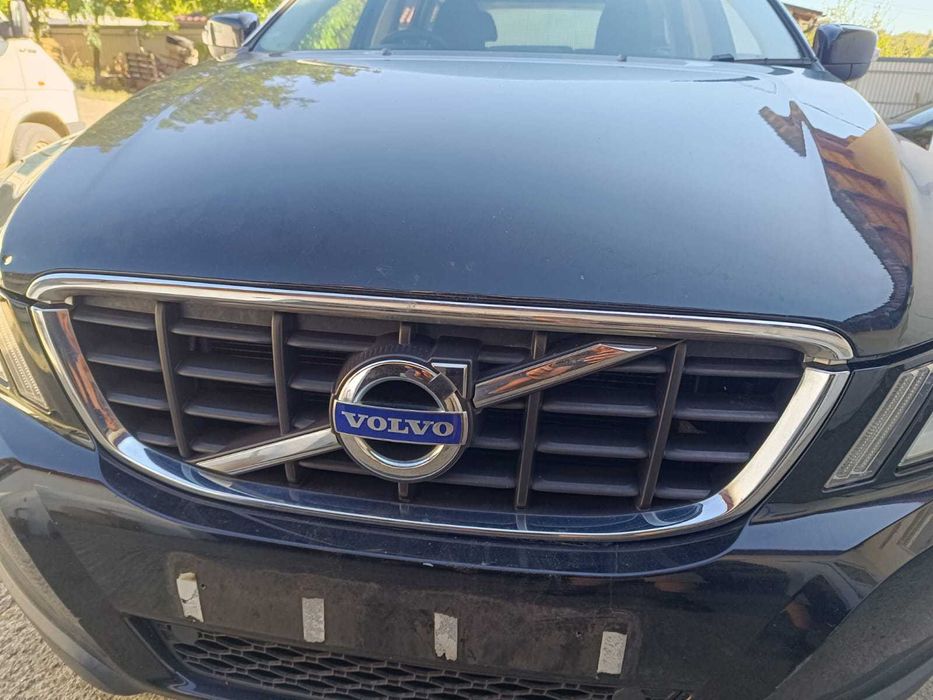 Grila capota VOLVO XC60 2009 - 2013