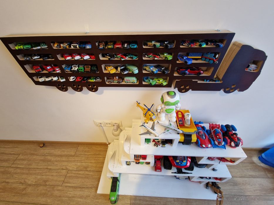 Tir organizator pentru masinute HotWheels