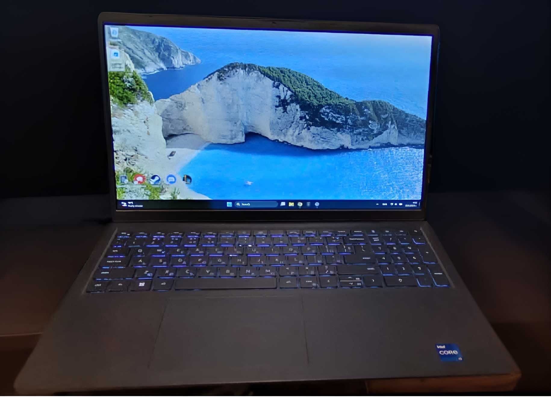 Dell Vostro 3510 | i7 | 16GB RAM | SSD | За програмиране и дизайн