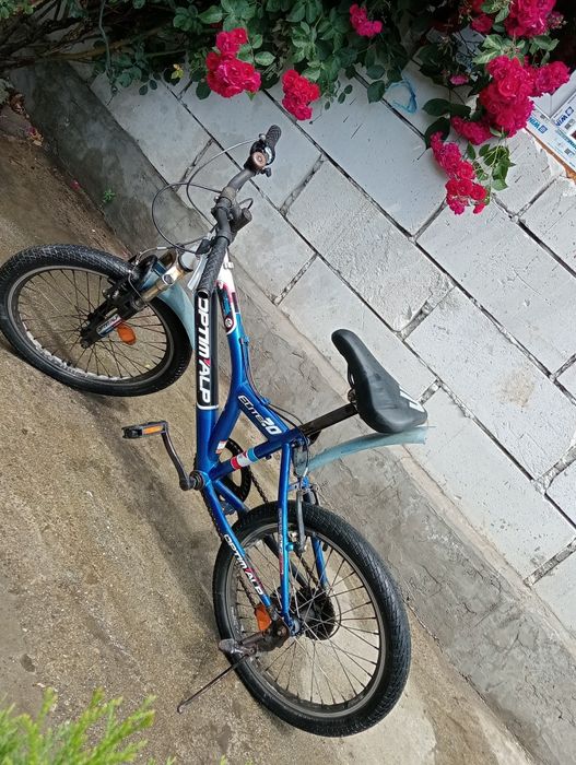 Bicicleta merge în stare buna schimbi toate vitezele bine