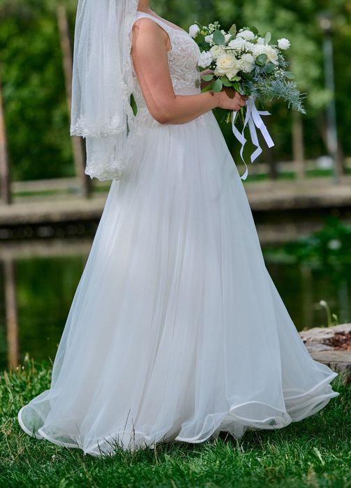Vând rochie de mireasă