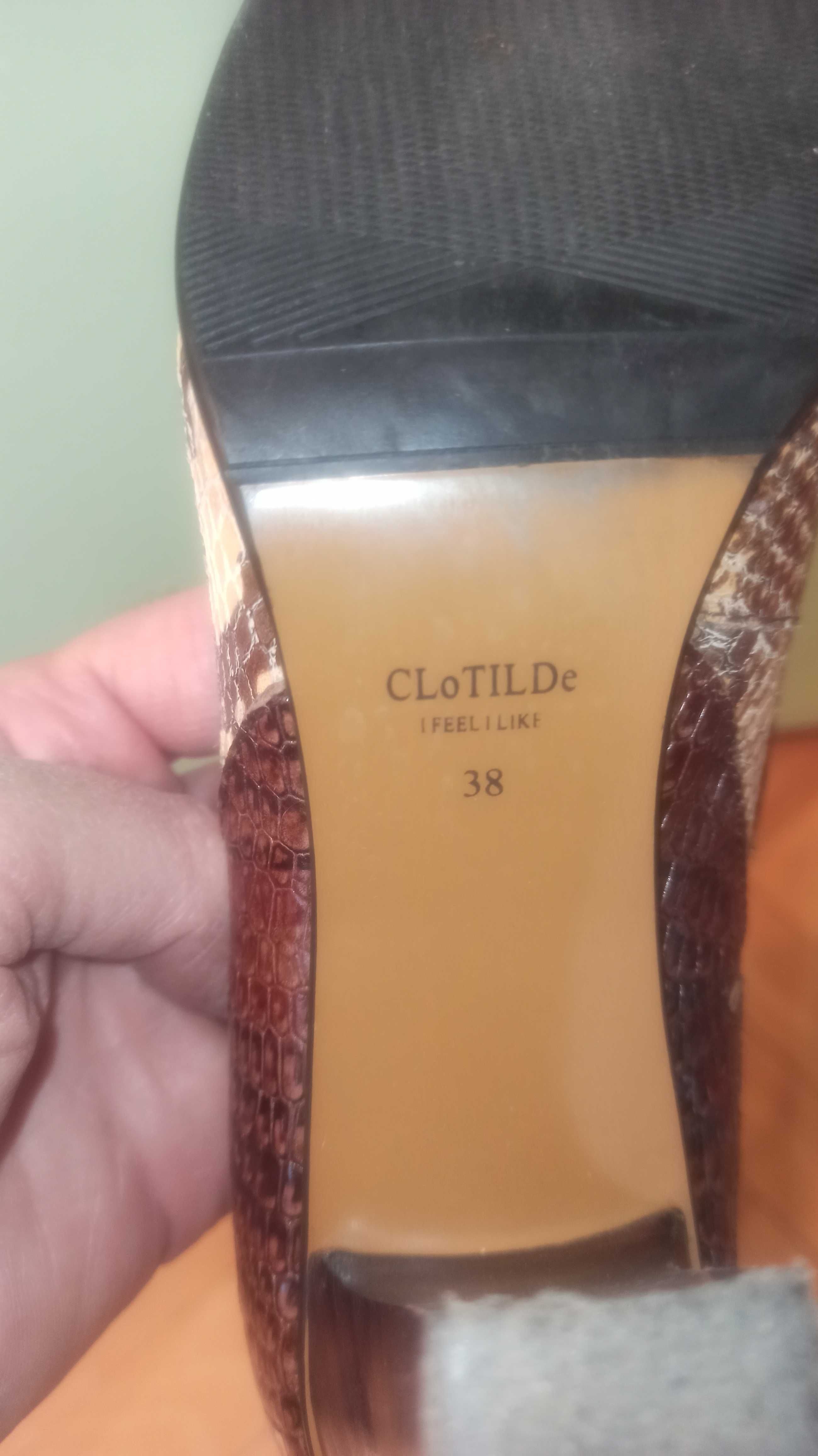Продавам дамски кожени обувки от естествена кожа - 38