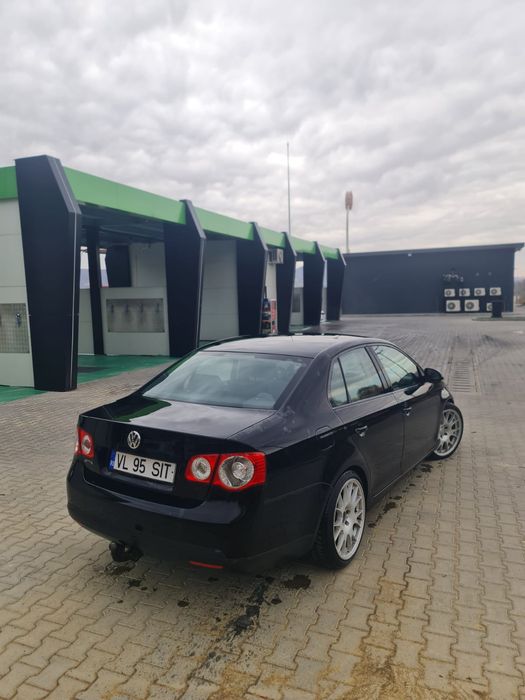 Vând Volkswagen Jetta 1.9
