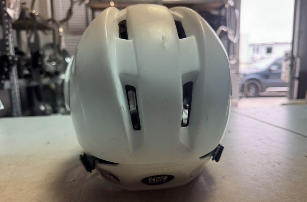 Каска за хокей на лед Easton E700