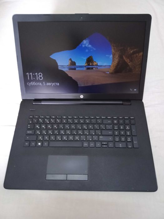 ноутбук HP 17-ak002ur в отличном состоянии