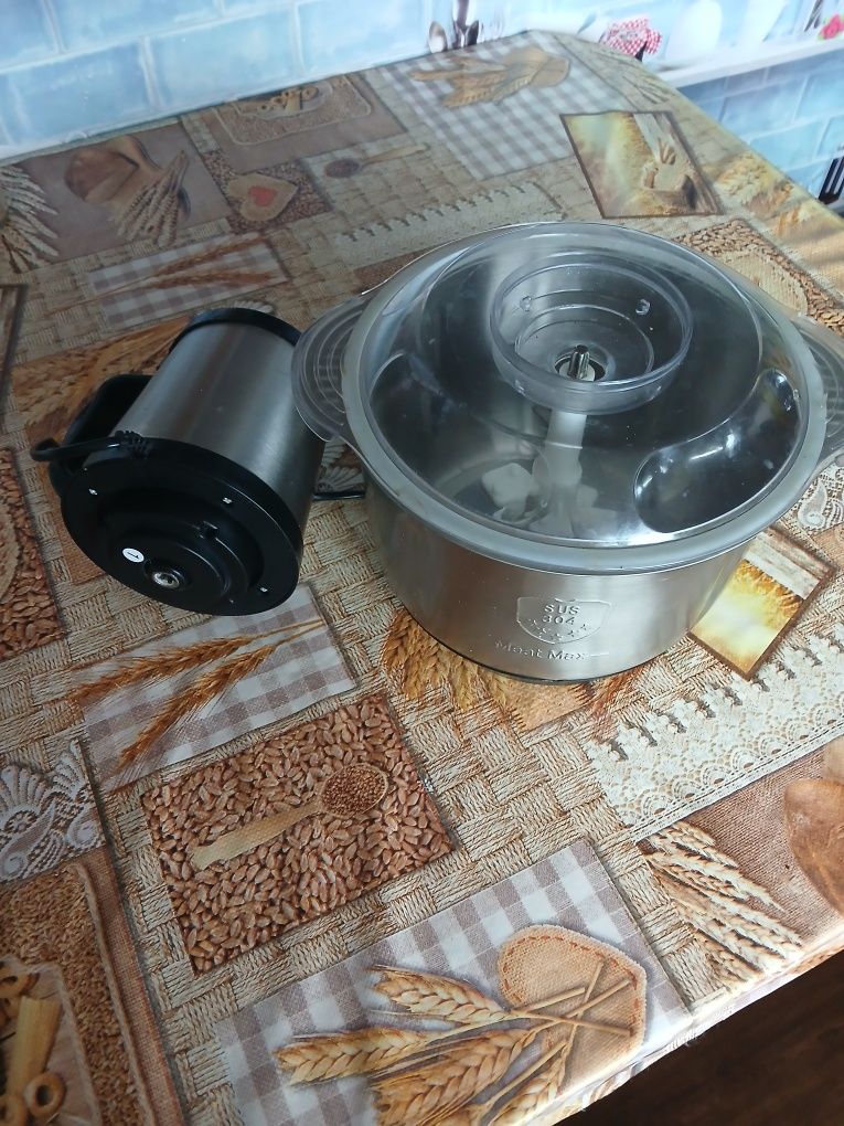 Професионален Електрически Чопър Месомелачка 5L