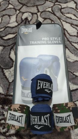 Продам боксерские перчатки оригинал EVERLAST