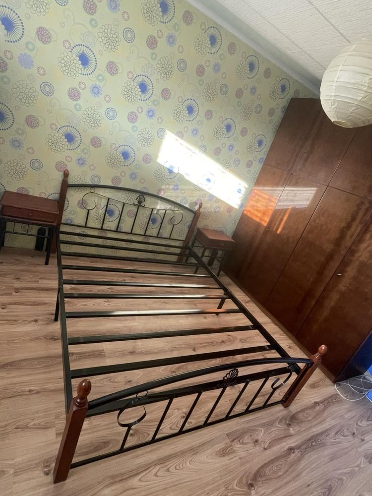 Спалня и нощни шкафчета