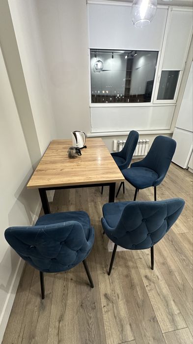 кухонный стол и стулья