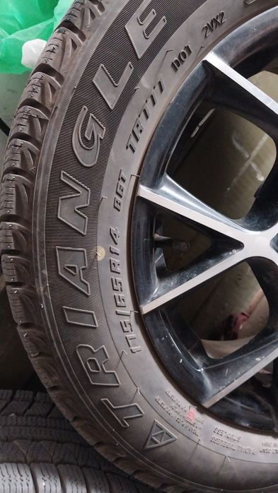 диски титан J6.5  4х98 R14  шины TRIANGLE SNOOW LION  175/65 R14 TR777