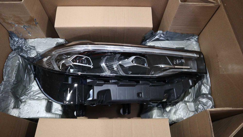 Десен фар Лед БМВ Х7 Г07 BMW X7 G07 със завиване, европейски