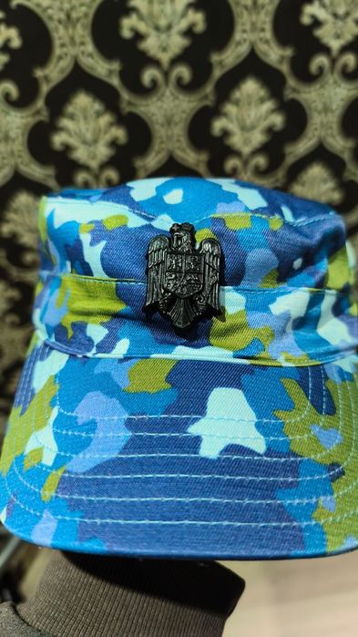 Capela combat albastra