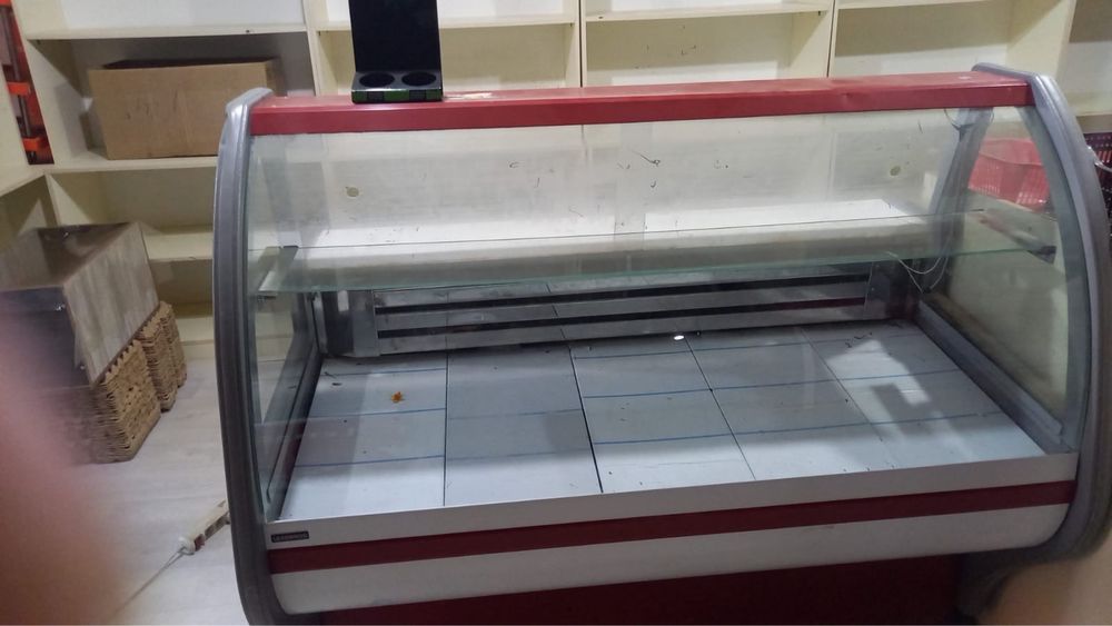 Холодильник витринный