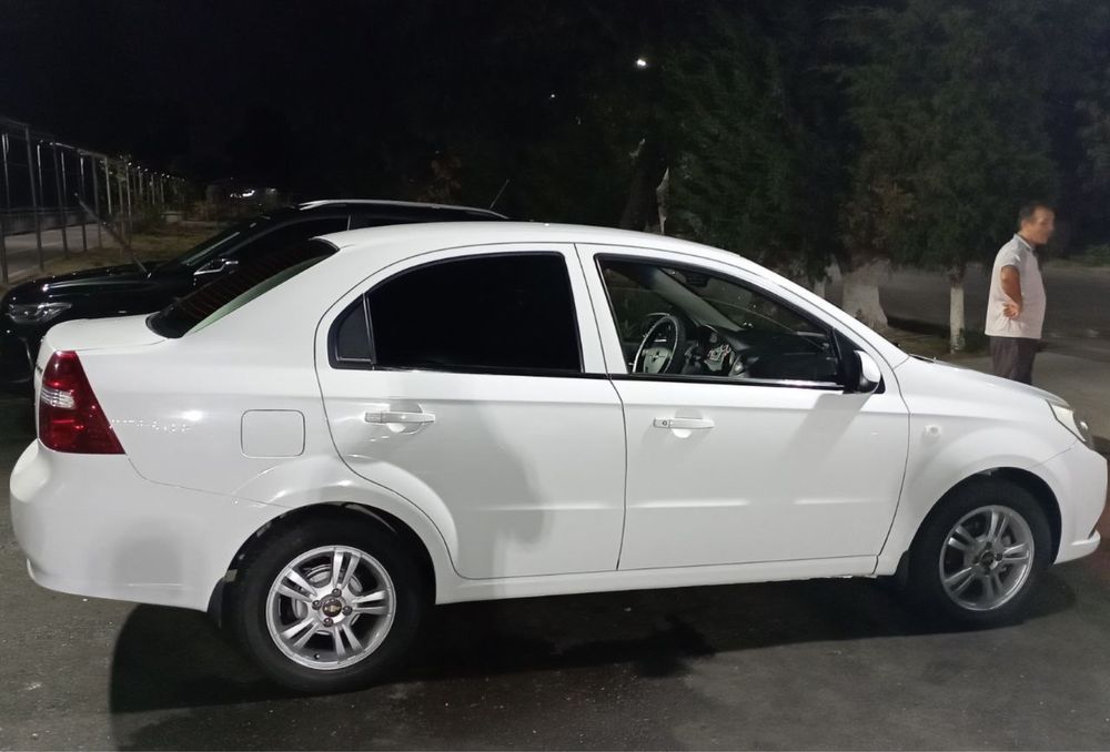 Nexia 3 avtomat sotiladi yili 2019 holati yaxshi