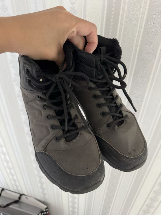 Продам ботинки для мальчика 38 размер