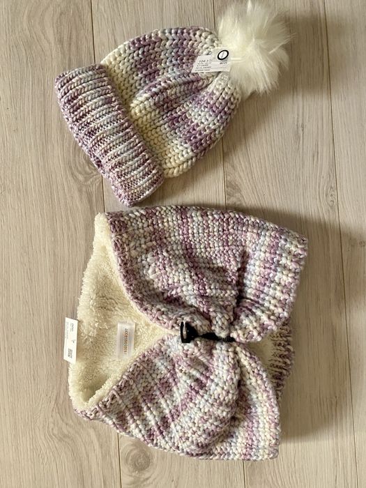 Set super pufos fete caciula si fular circular