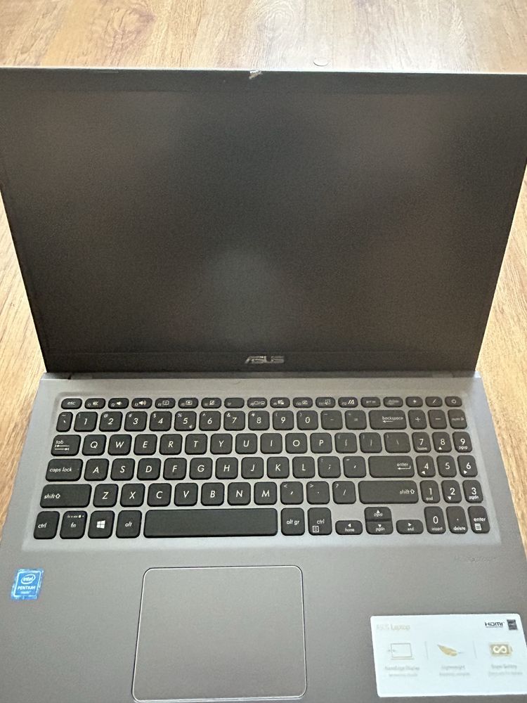 Лаптоп Asus