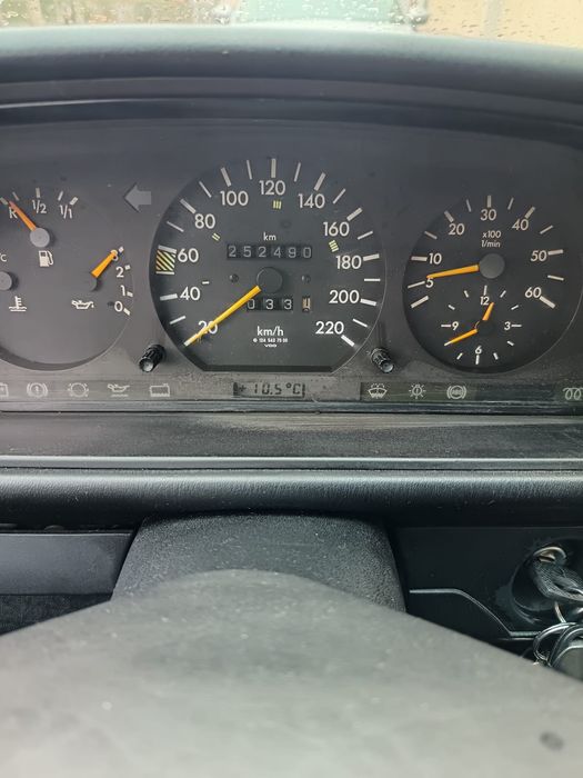 De vânzare !!! Mercedes-Benz W124 300D - An-1986