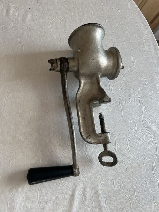 Мясорубка ручная