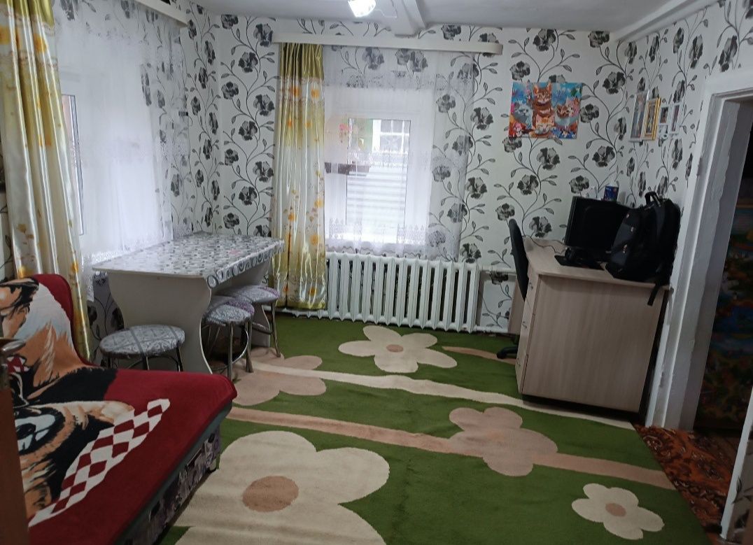 Продам дом в центре,5 минут от рынка.