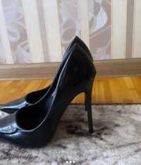 Pantofi stiletto