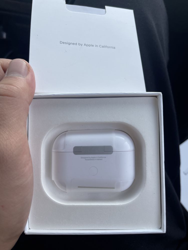 AirPods Pro with Wireless Charging Case