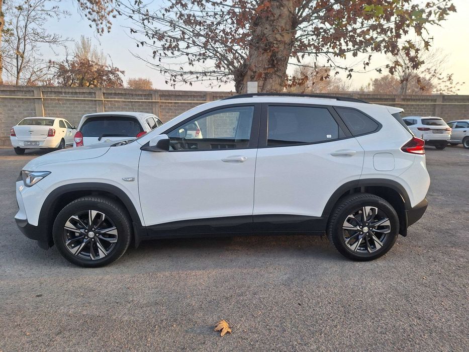 Tracker LS 2023 год