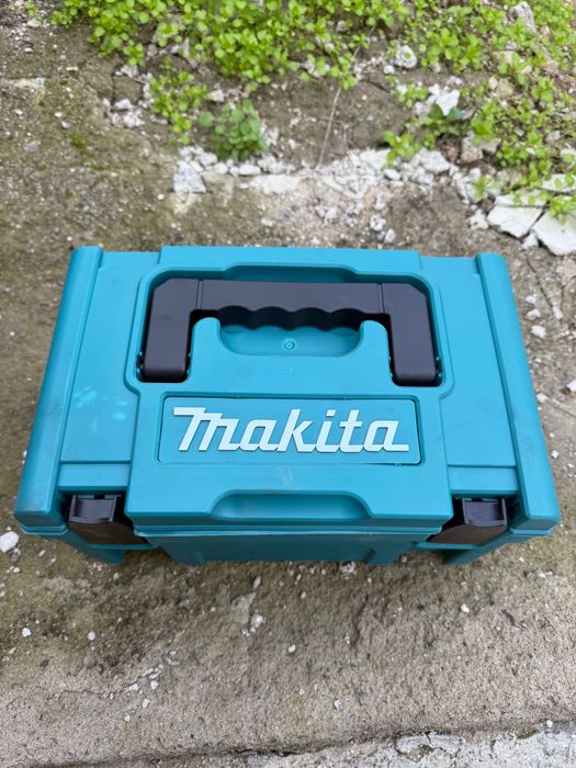 Makita ударен акумулаторен гайковерт + 2 батерии и зарядно – КАТО НОВ