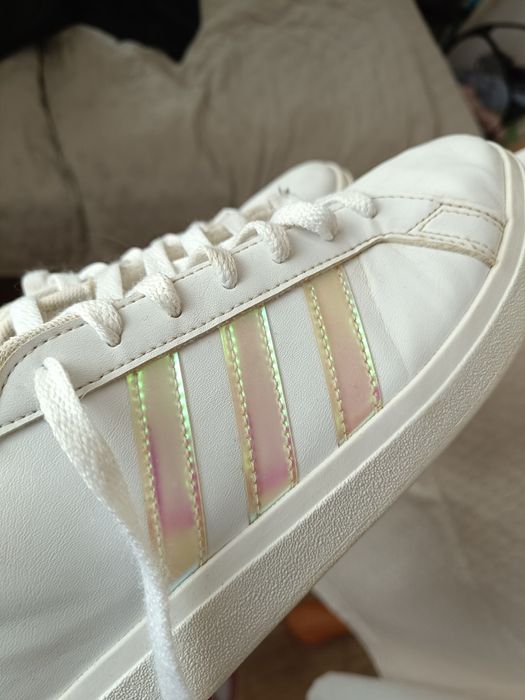 Adidas Grand Court Lifestyle – Бели дамски маратонки с перлени райета