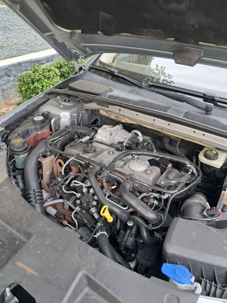 Vând ford mondeo