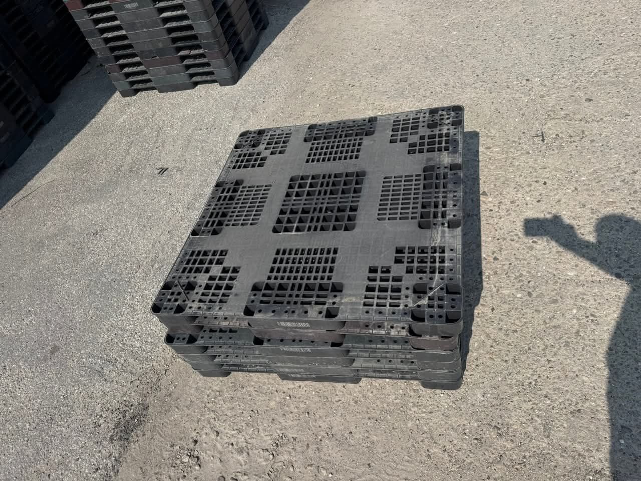 Палети пластмасови