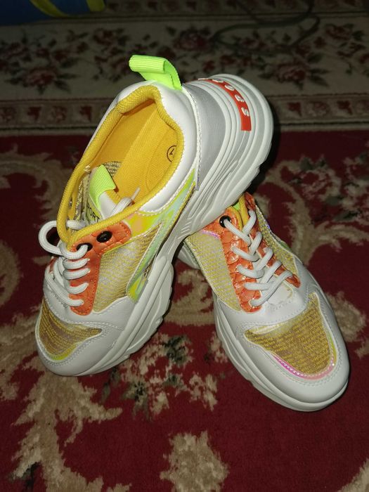 Adidasi Dama sport Nr 41 multicolor
