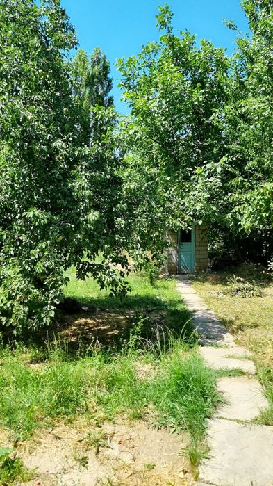 Уй сотилади ер нархида