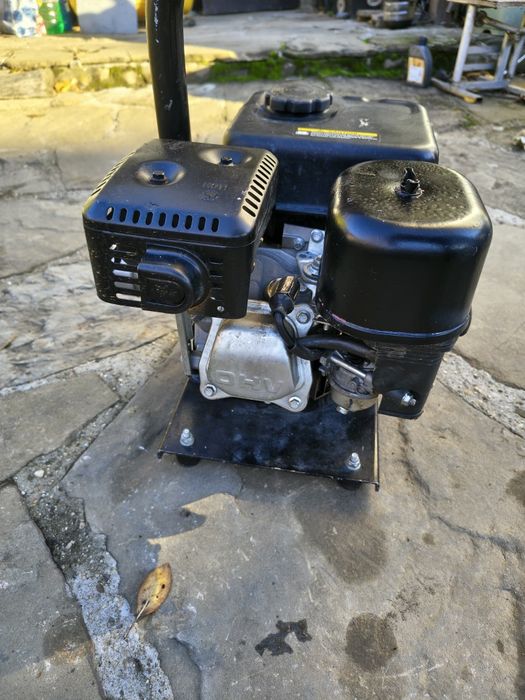 Четеритактов бензинов двигател с стартер