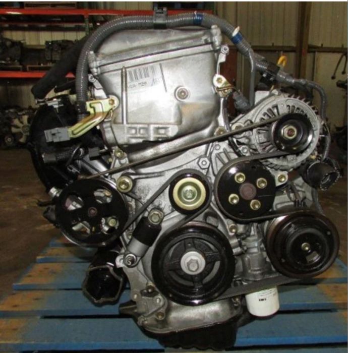 Продам на запчасти б/у двигатель 2 AZ объем 2,4 на камри 40