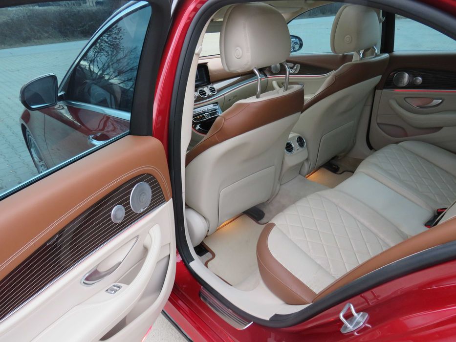 Mercedes-Benz E300 9g AMG-PACK FACE