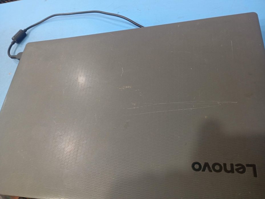 Продам ноутбук Lenovo V130, Core i-3-7020u, ddr 4gb, m2-256.