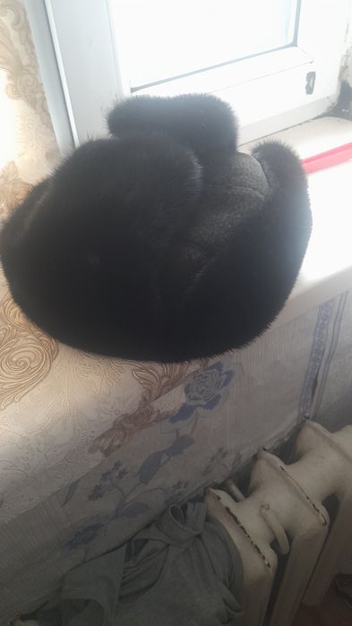 Продаются норковая шапка хорошом состояние идеальное сочетание вацап 7