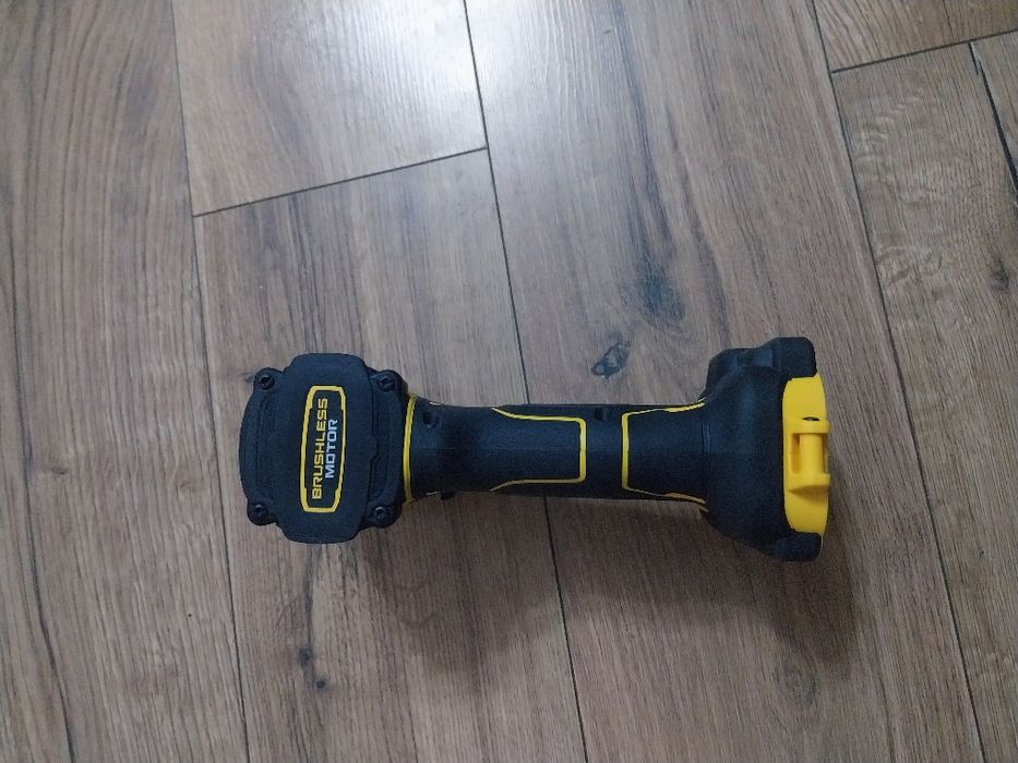 Bormasina impact dcf850