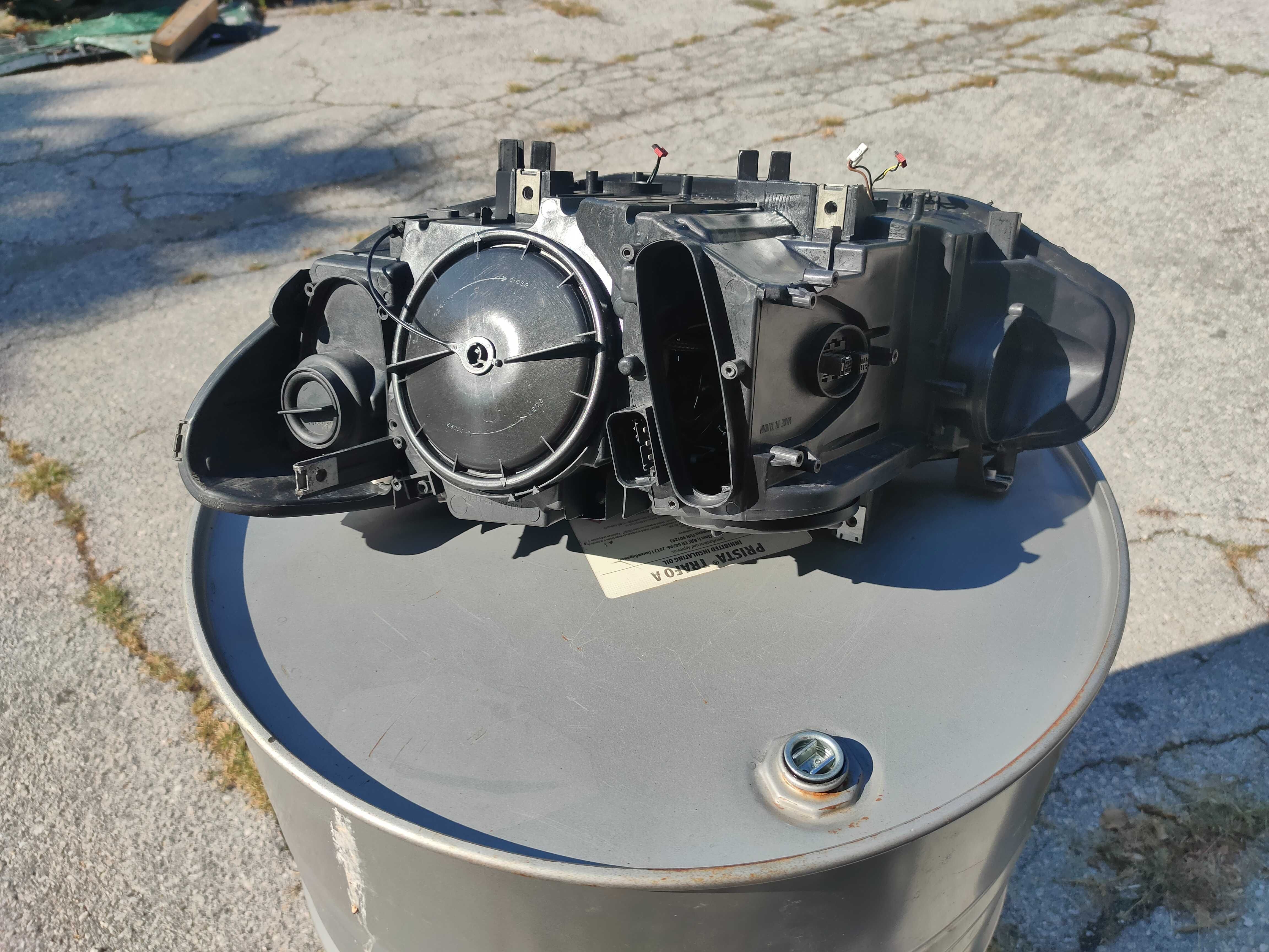 Десен фар bi-xenon за BMW F32 / F33 / F36