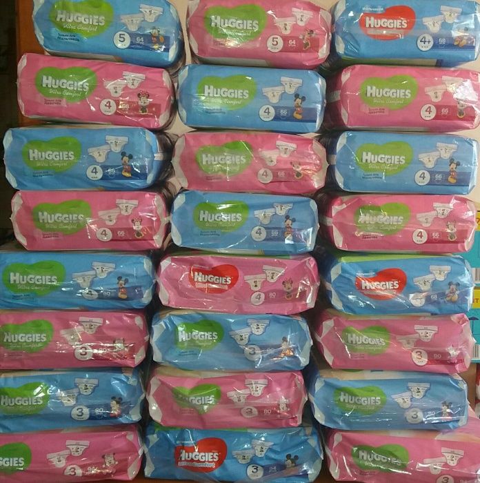 Подгузники (памперсы) Huggies Ultra Comfort. Цена 8000.