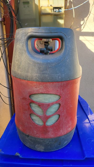 Vand butelie reincarcabila