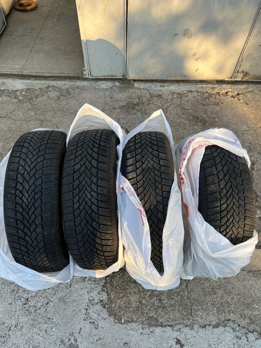 Гуми Bridgestone Blizzak 215/60/17