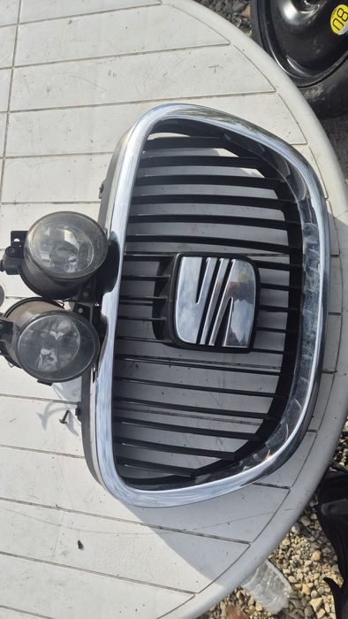 Оригинална Решетка с Халогени за Сеат Леон 1P 2005- 2009г