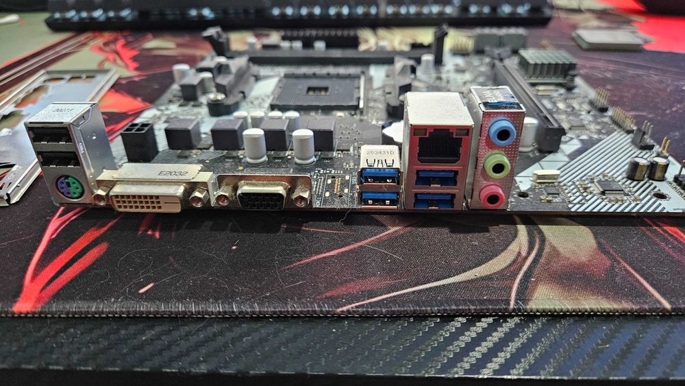 Дънна платка ASRock A320M-DVS-R4.0